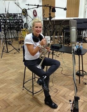 Una foto de la trompetista Alison Balsom