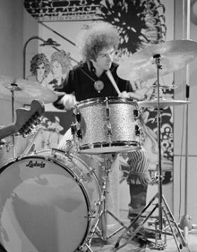 Una foto de Mitch Mitchell, un famoso baterista