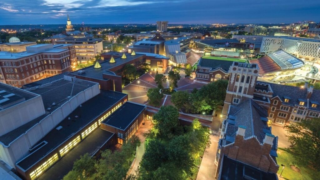 Toma aérea de la Universidad de Cincinnati
