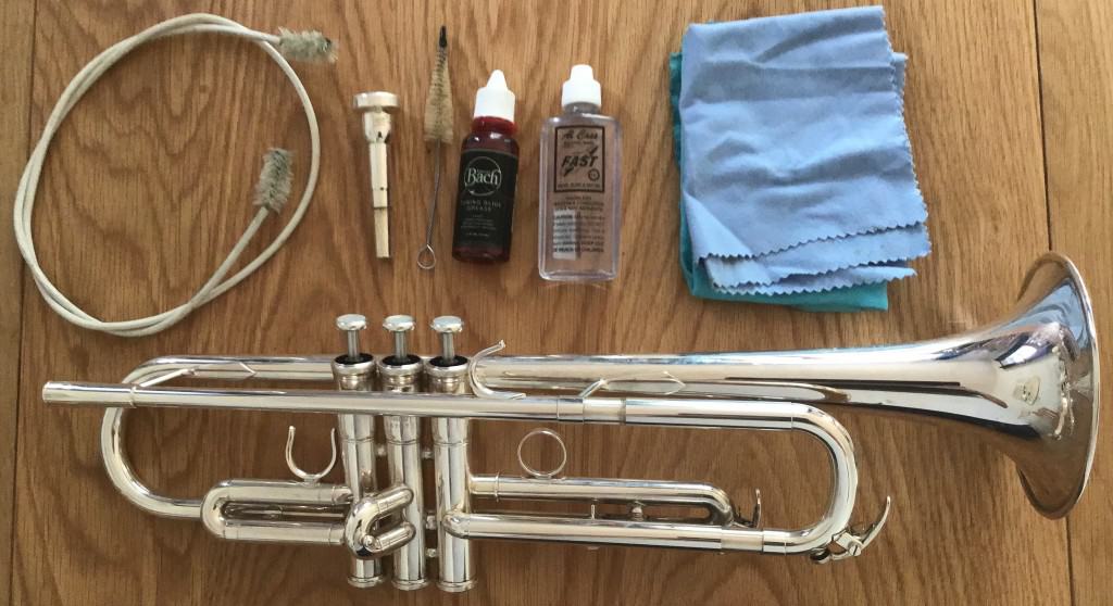 como limpiar una trompeta en casa