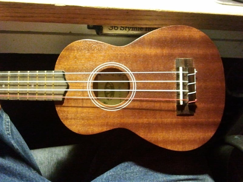 Instrumentos musicales láser - Kala Ukulele