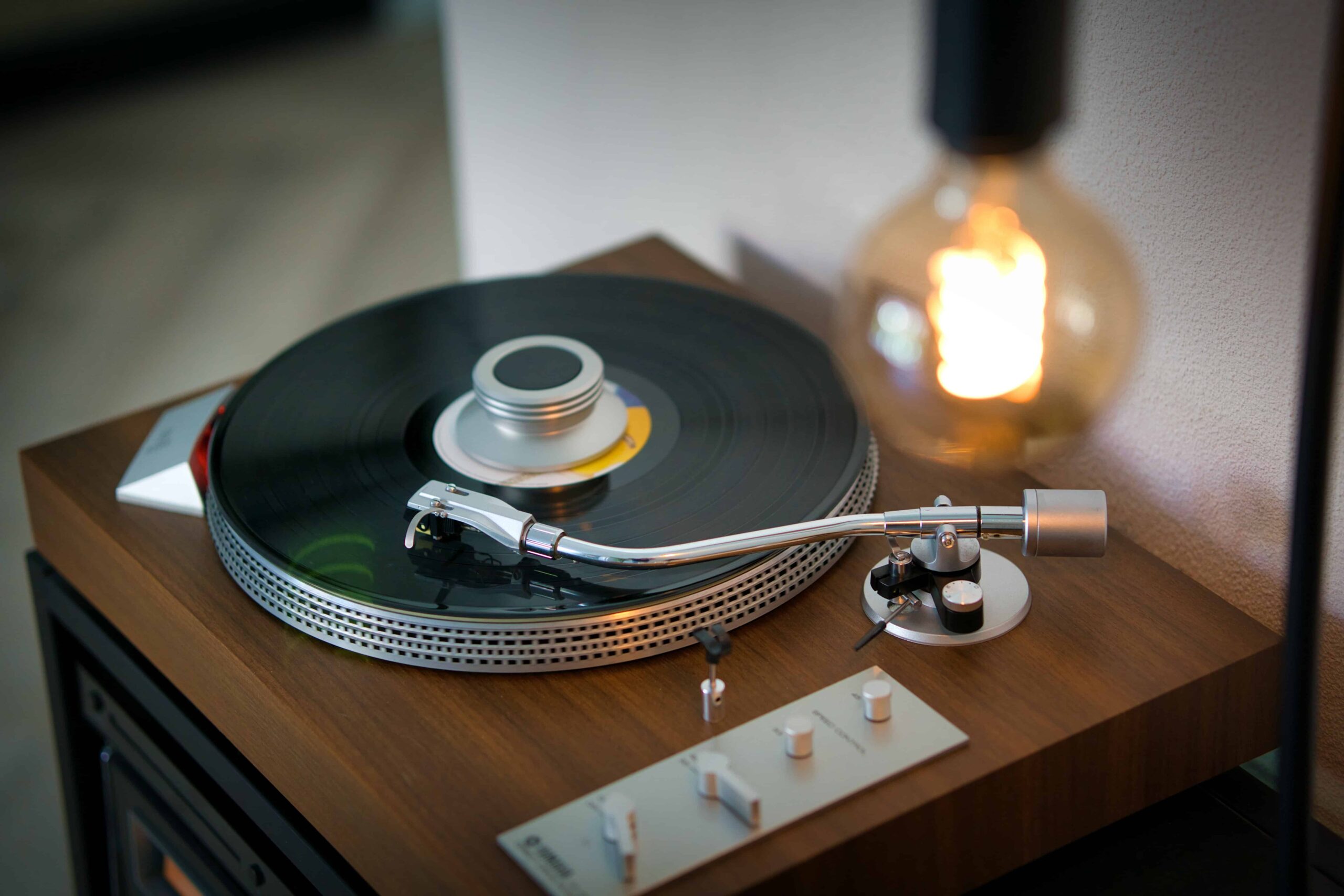 Disco de vinilo en reproductor de vinilo