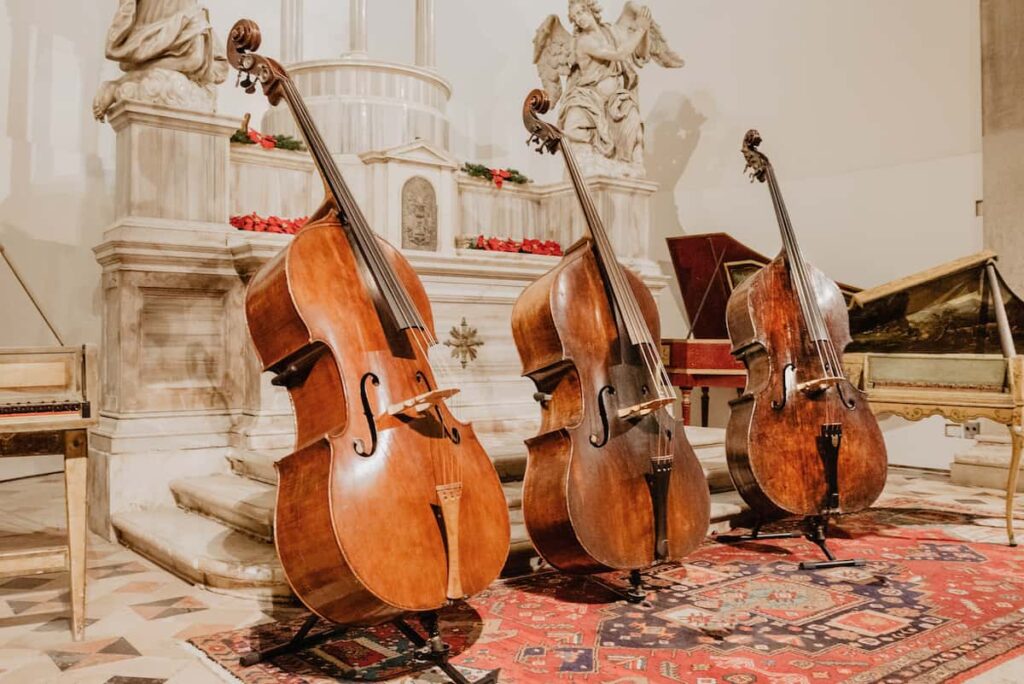 ¿Cuál es el precio típico de un violonchelo?